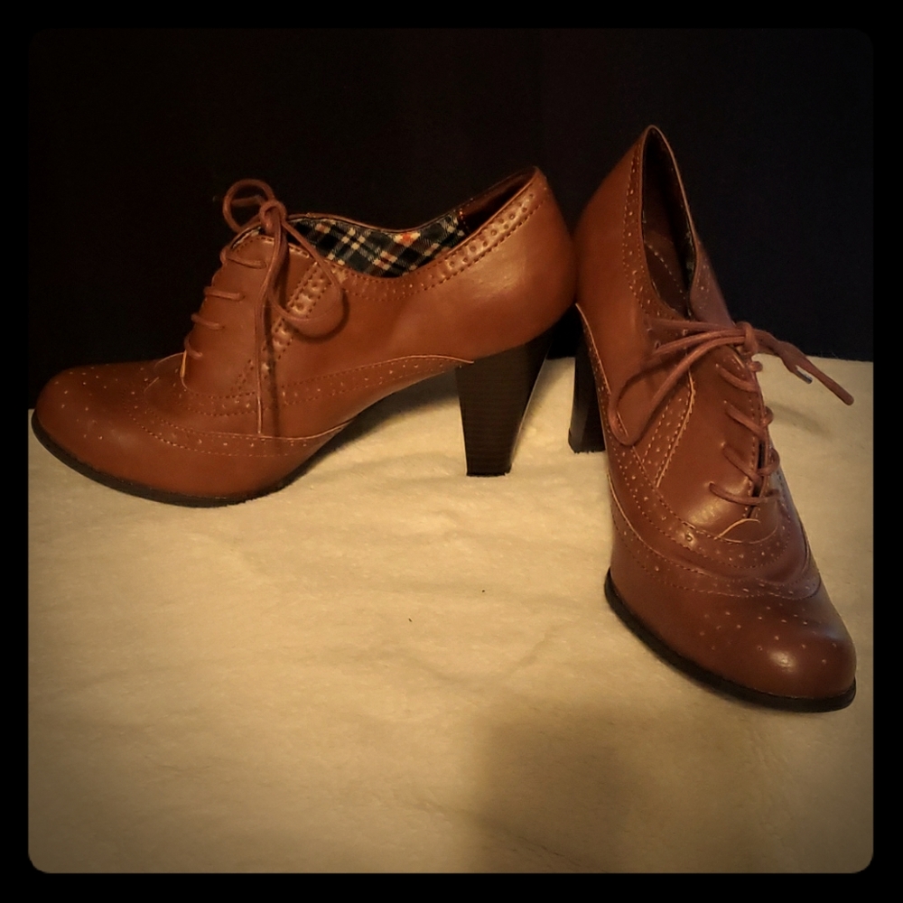 American Eagle heels